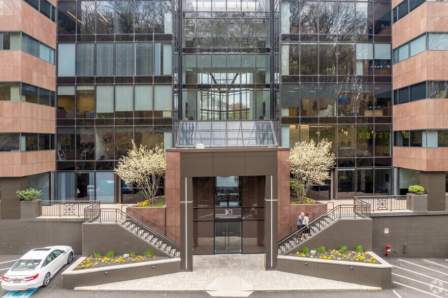 More Photos Of 100 4 Falls Corporate Ctr, Conshohocken Office For Lease