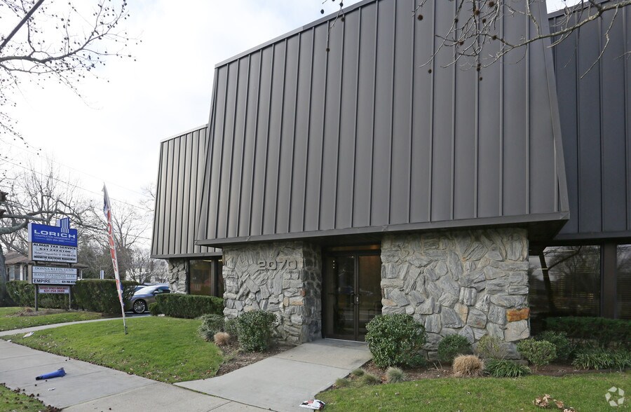 More Photos Of 2070 Deer Park Ave, Deer Park Office For Sale