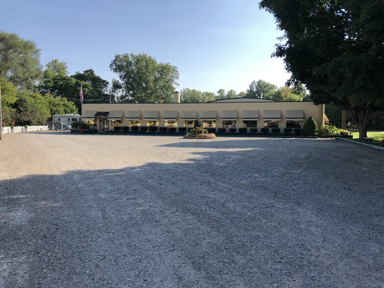 More Photos Of 56495 Grand River Ave, New Hudson Warehouse For Lease