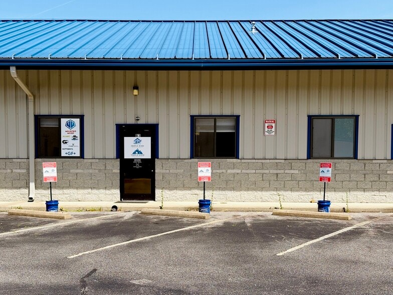 More Photos Of 6 Celtic Dr, Arden Warehouse For Lease
