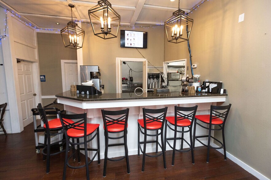 More Photos Of 10770 E State Highway 76, Branson West Hotel For Sale