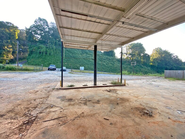 More Photos Of 1640 S Chestatee, Dahlonega Auto Repair For Sale