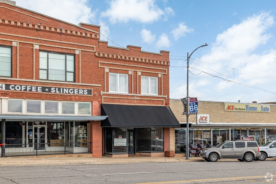 Primary Photo Of 419 W Main St, Yukon Storefront Retail Residential For Sale