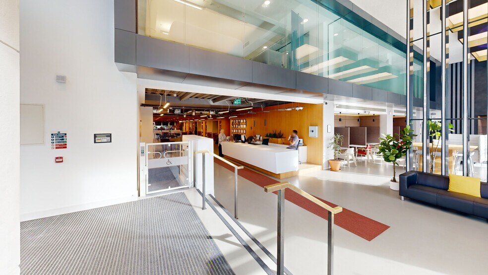 More Photos Of 156 Great Charles Street Queensway, Birmingham Coworking Space