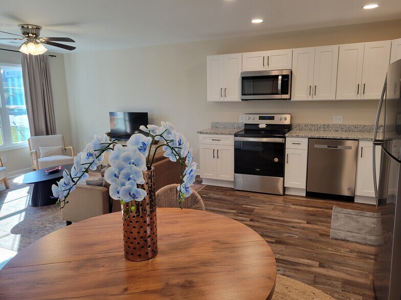 More Photos Of 109 E Highfill Ave, Liberty Apartments For Sale