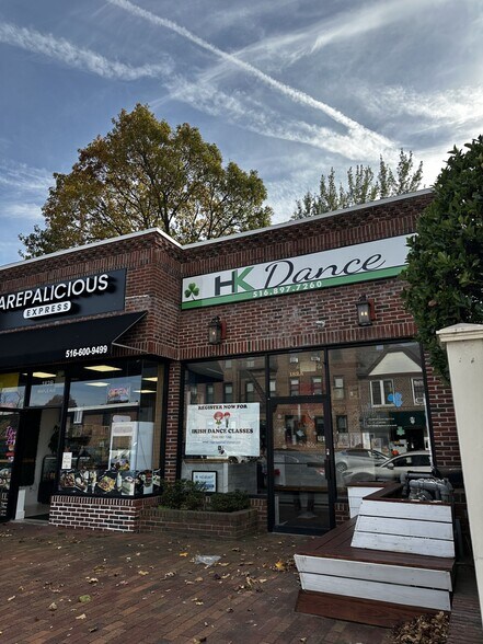 More Photos Of 182 Maple Ave, Rockville Centre Storefront For Sale