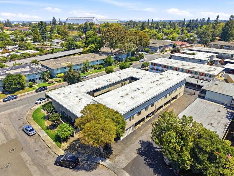 More Photos Of 527 Walker Dr, Mountain View Apartments For Sale