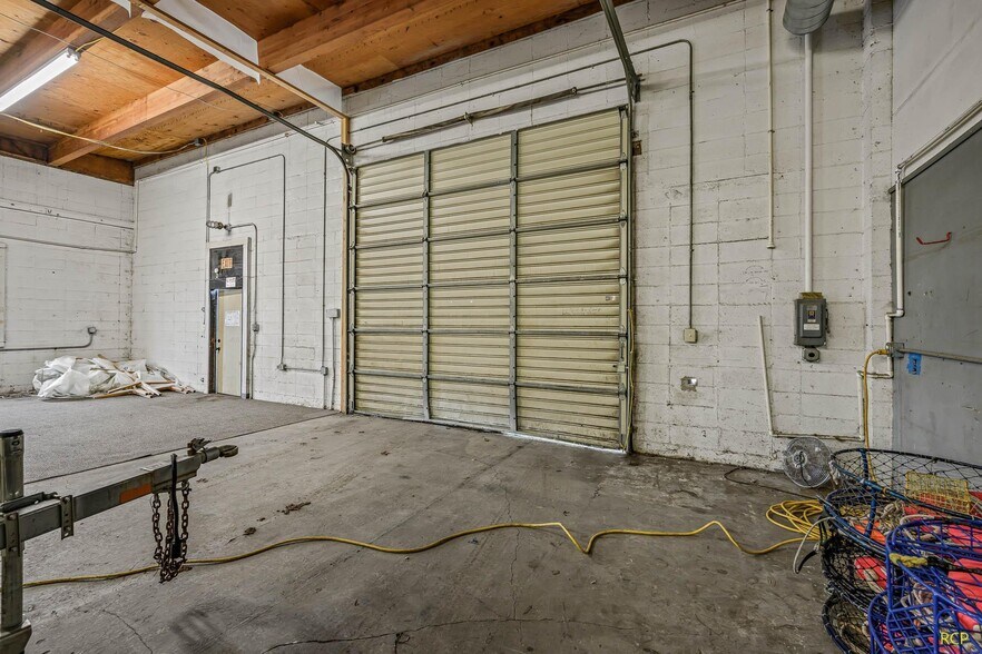 More Photos Of 53026 NW Thornton Dr, Scappoose Warehouse For Sale