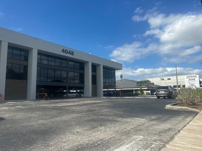 More Photos Of 4048 Evans Ave, Fort Myers Medical For Lease