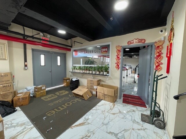 More Photos Of 75 Onderdonk Ave, Maspeth Manufacturing For Sale