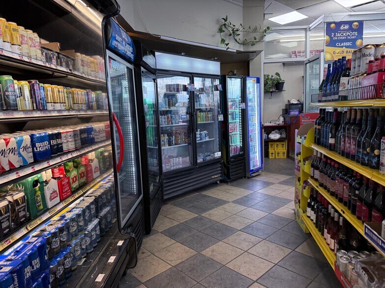 More Photos Of 404 St Clair St, Chatham-Kent General Retail For Sale