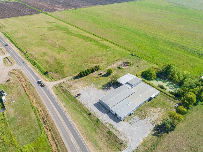 More Photos Of 700 N Main St, Lexington Warehouse For Lease