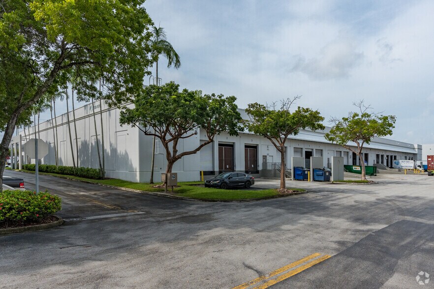 More Photos Of 1539 NW 79th Ave, Doral Warehouse For Lease