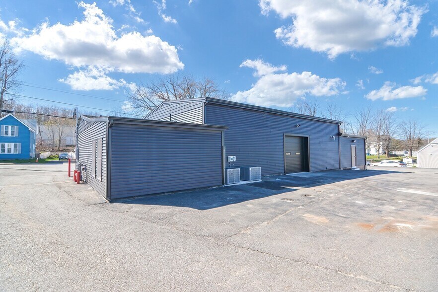 More Photos Of 995 Main St, Clinton Auto Dealership For Sale