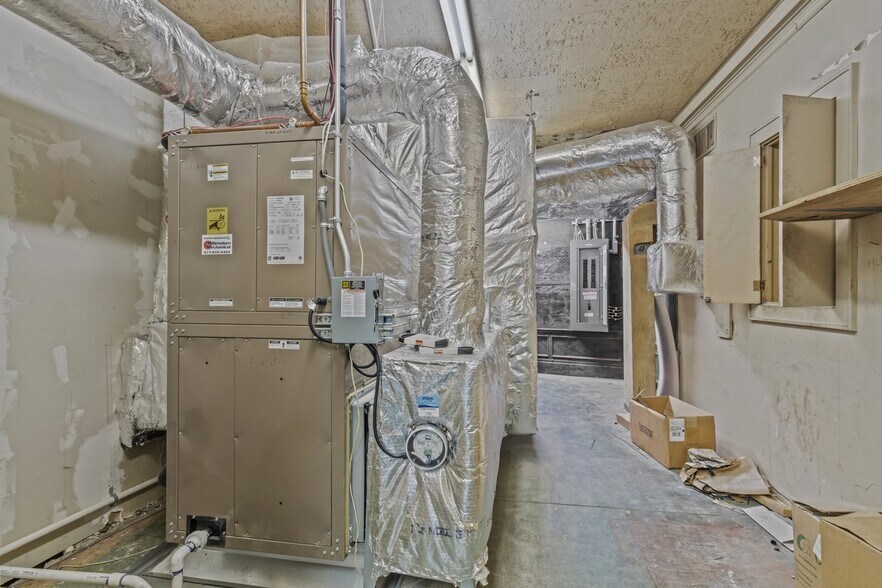 More Photos Of 89 Main St, Little Falls Bank For Lease