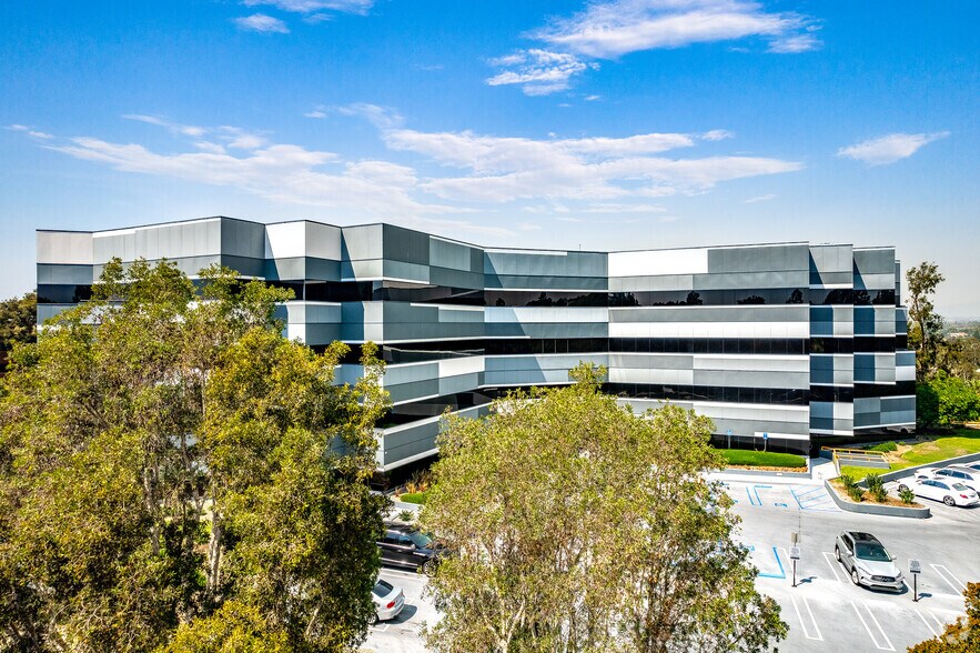 More Photos Of 6167 Bristol Pky, Culver City Loft Creative Space For Lease