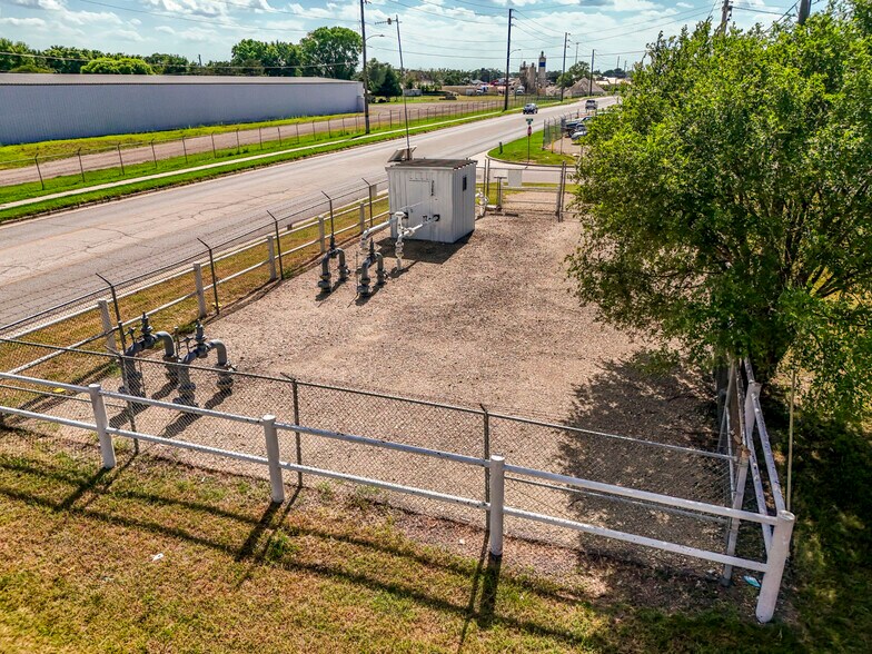 More Photos Of 1610 W 6th Ave, El Dorado General Retail For Sale