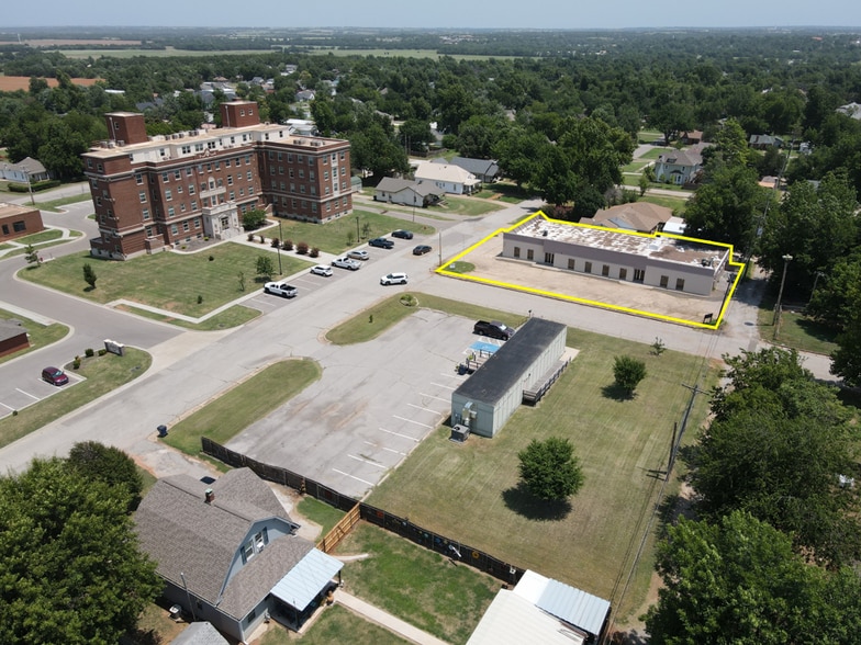 More Photos Of 324 N 19th St, Guthrie Office For Sale