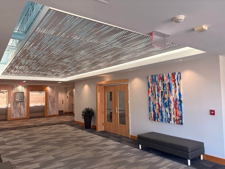 More Photos Of 101 SW Cary Pky, Cary Medical For Lease