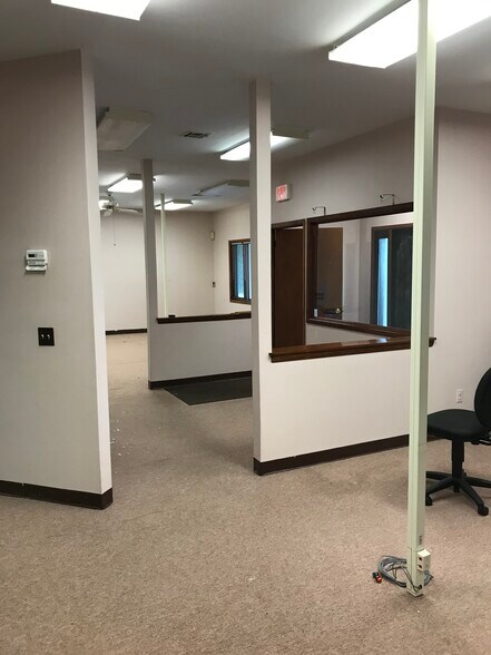 More Photos Of 55 N County Line Rd, Jackson Office For Lease