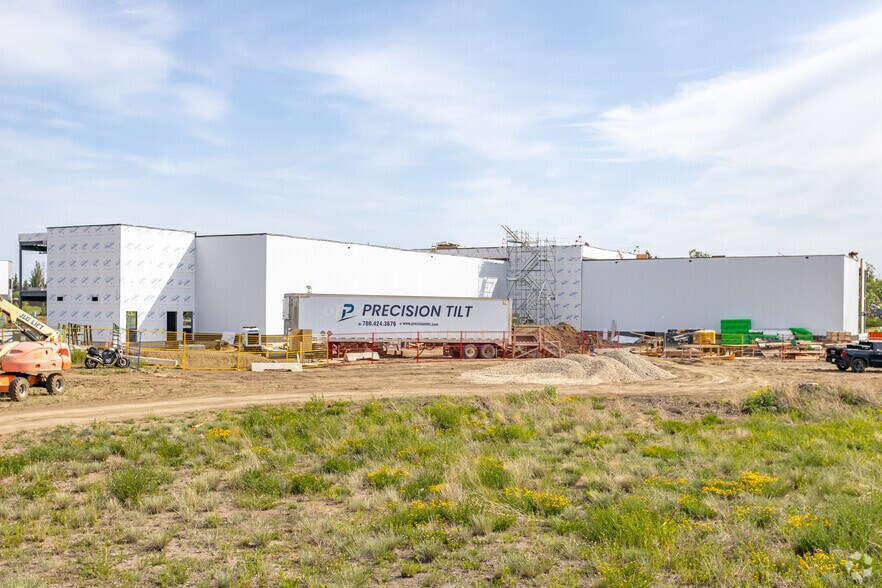 More Photos Of 2943 50 Av NW, Edmonton Storefront For Sale