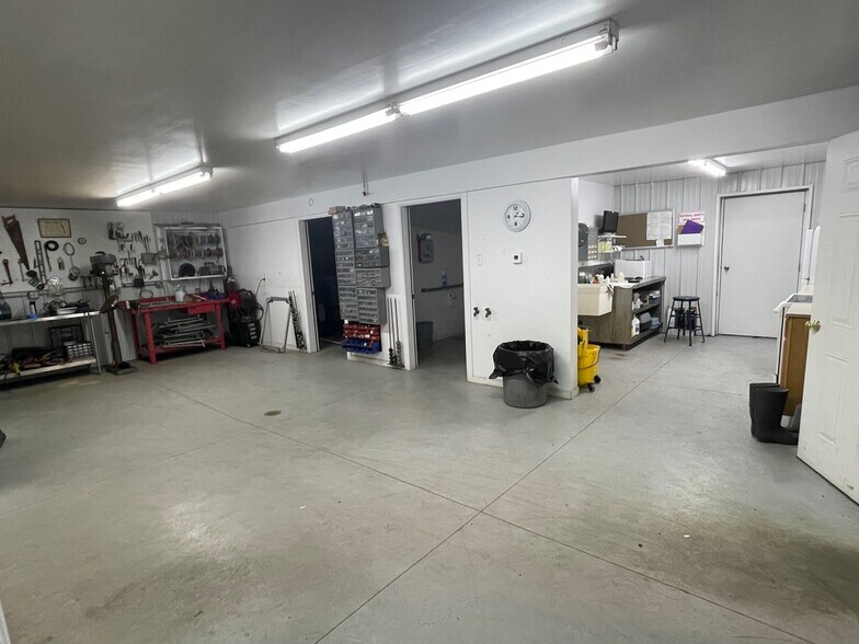 More Photos Of 9280 Knapp Rd, Houghton Lake Service For Sale