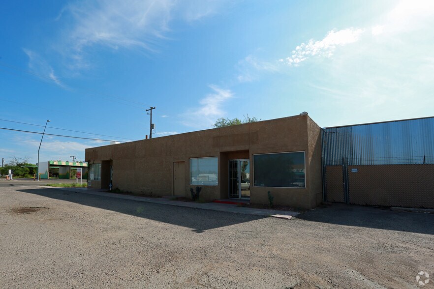 More Photos Of 1097 W Prince Rd, Tucson Freestanding For Sale