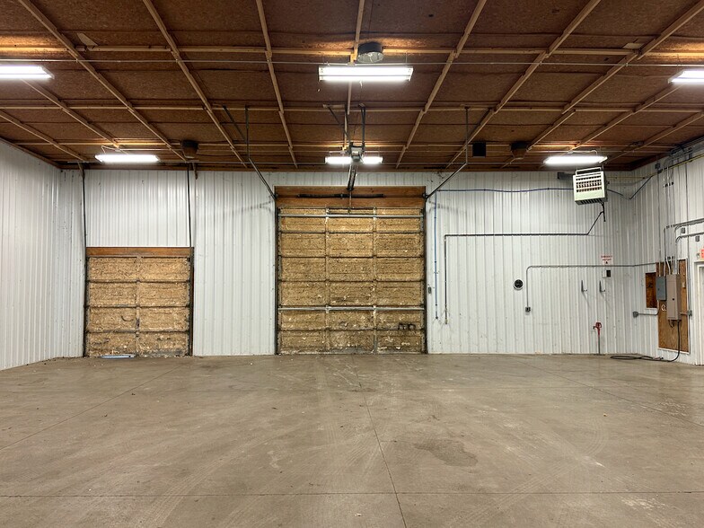 More Photos Of 7865 E Main Rd, Le Roy Warehouse For Lease