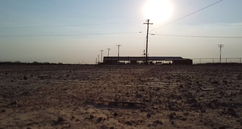 More Photos Of 32105 W Salome Hwy, Arlington Land For Lease