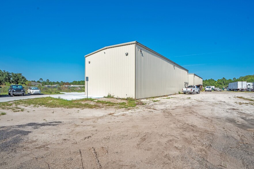 More Photos Of 3295 Steel Rail Dr, Bunnell Warehouse For Lease