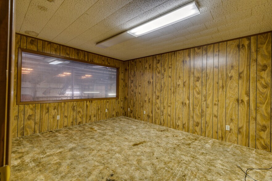 More Photos Of 1137 US-80 Hwy, Monroe Distribution For Sale