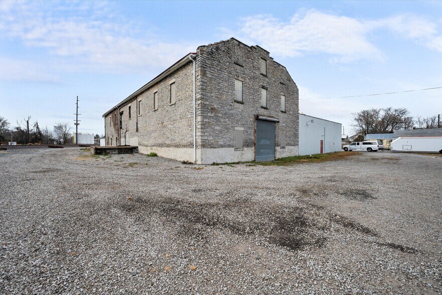More Photos Of 1728 Sadler St, Sandusky Warehouse For Sale
