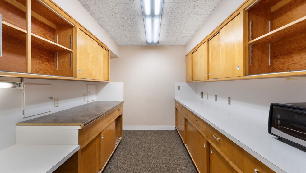 More Photos Of 400 Broadway Ave N, Foley Office For Sale