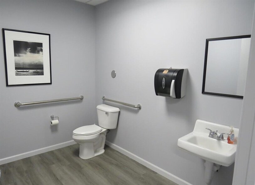 More Photos Of 1703 Candletree Dr, Peoria Warehouse For Lease