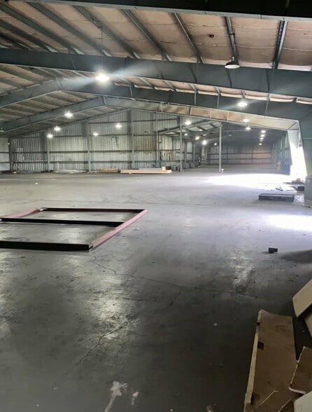 More Photos Of 16487 Sawmill Rd, Moundville Manufacturing For Sale