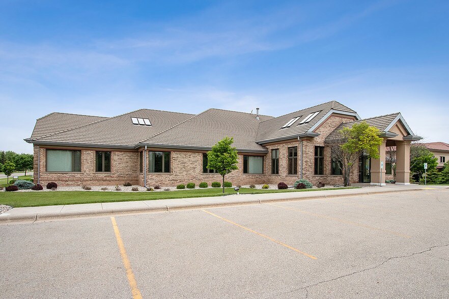 More Photos Of 2450 Witzel Ave, Oshkosh Office For Sale
