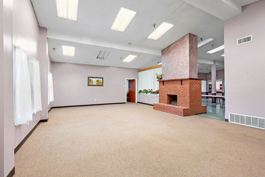 More Photos Of 510 E Bonham St, Jefferson Medical For Sale