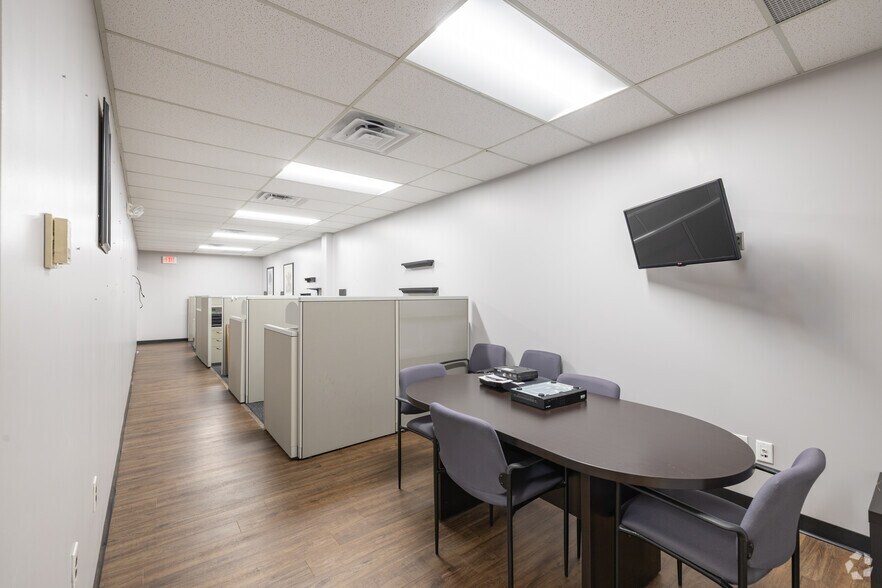 More Photos Of 21-00 State Route 208, Fair Lawn Office For Lease