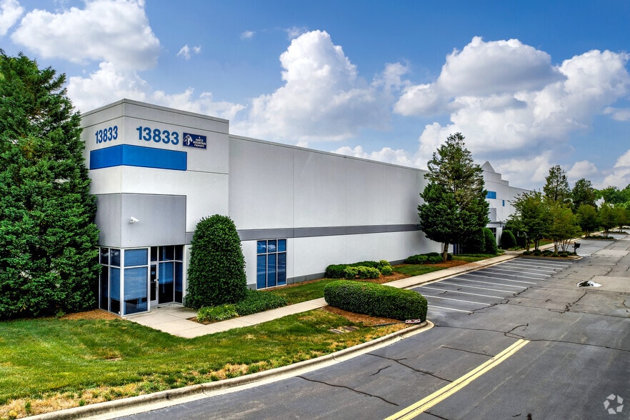 Primary Photo Of 13833 Carowinds Blvd, Charlotte Distribution For Lease