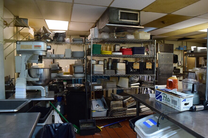 More Photos Of 309 W Congress St, Savannah Restaurant For Lease