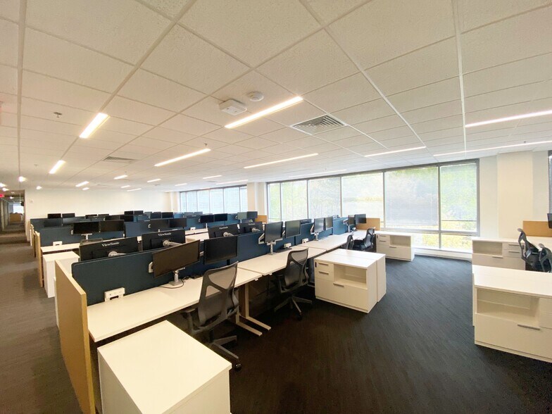 More Photos Of 1110 Sanctuary Pky, Alpharetta Office For Lease