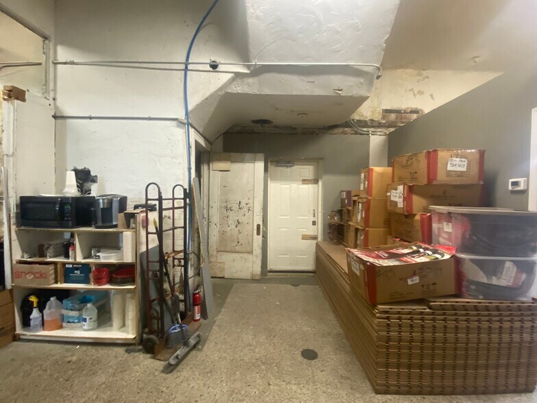 More Photos Of 1636 Central Ave, Middletown Apartments For Sale