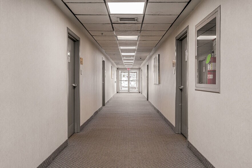 More Photos Of 3934 Dixie Hwy, Louisville Office For Lease