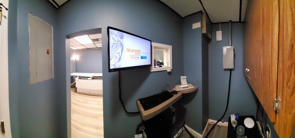 More Photos Of 1403 Medical Plaza Dr, Sanford Medical For Lease
