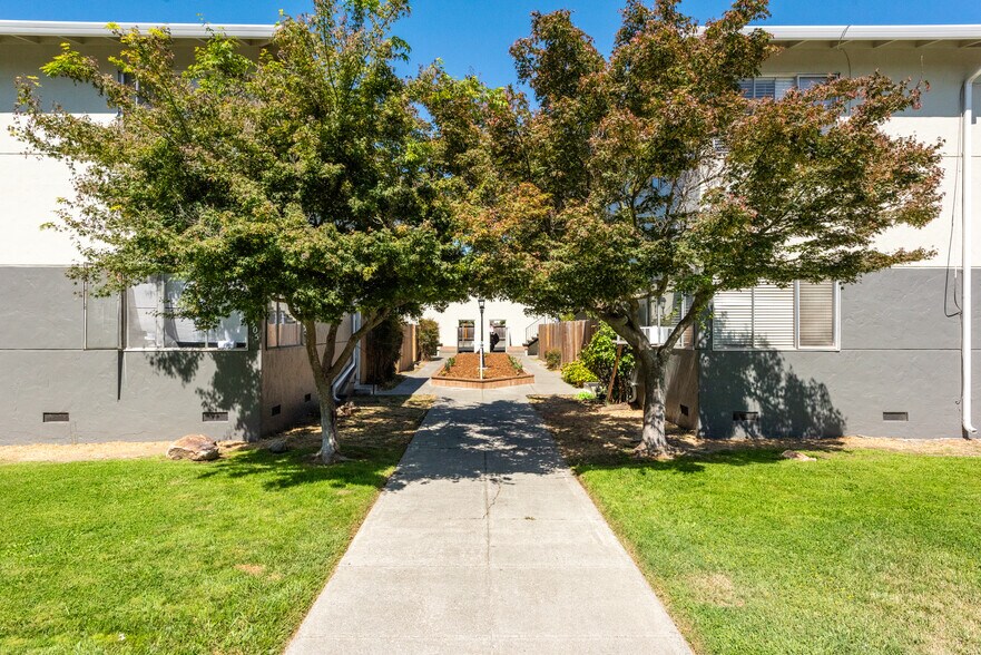 More Photos Of 505 Franklin St, Napa Apartments For Sale