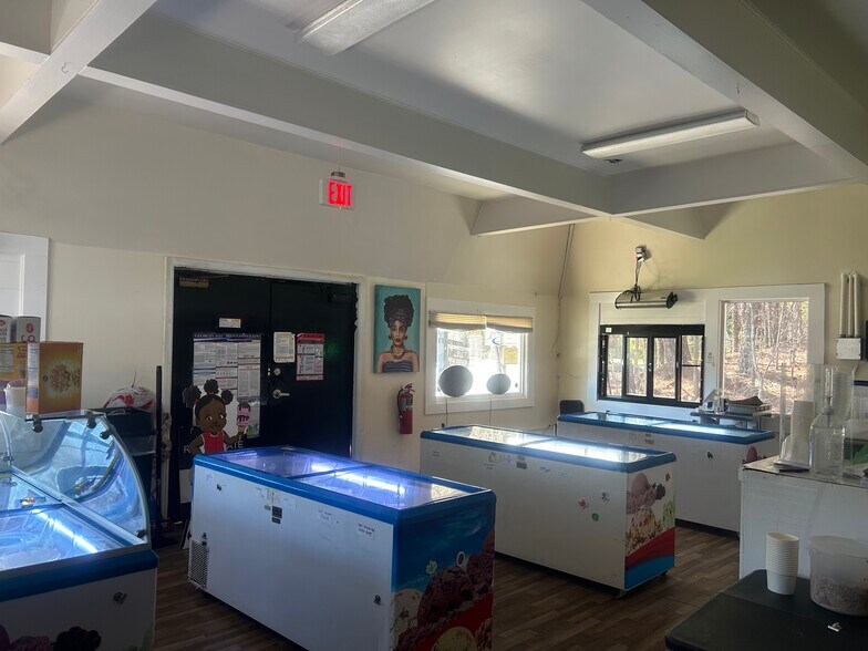 More Photos Of 3455 Martin Luther King Jr Dr SW, Atlanta Freestanding For Sale