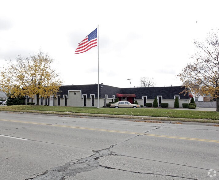 Primary Photo Of 544 E 11 Mile Rd, Madison Heights Medical For Lease