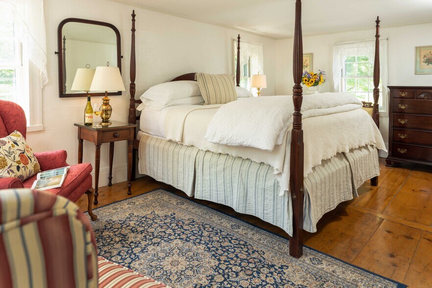 More Photos Of 40 Union St, Blue Hill Hospitality For Sale