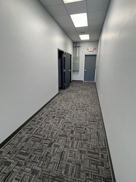 More Photos Of 1020 W Fulton St, Waupaca Freestanding For Lease
