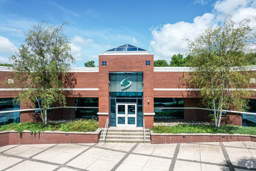 More Photos Of 31 General Warren Blvd, Malvern Office For Lease